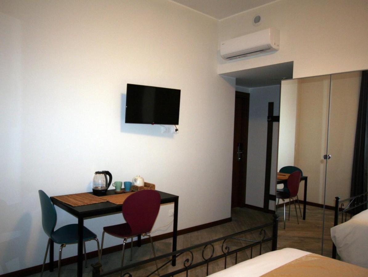 Sansirofiera Rooms Milán Exterior foto
