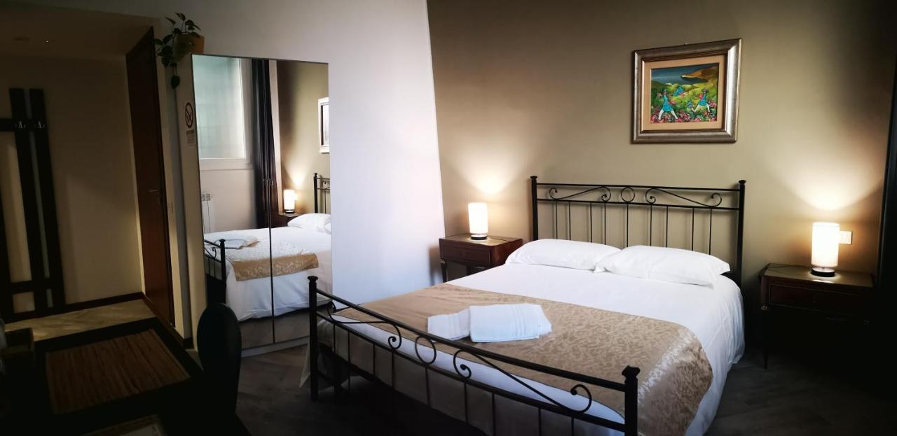 Sansirofiera Rooms Milán Exterior foto